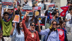 Aksi awal protes GenZ Nepal akibat pemblokiran medsos yang akhirnya meluas membawa tema Nepo Babies