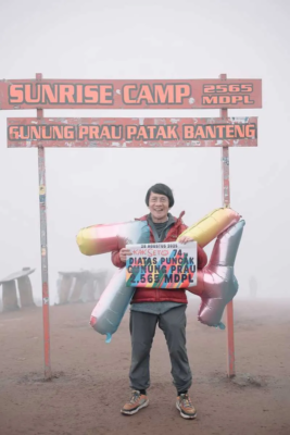 Kak Seto Merayakan Ultah ke 74 tahun di Gunung Prau. (Instagram)