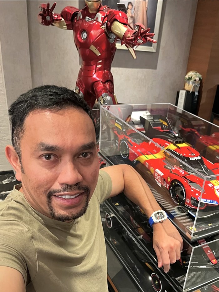 Statue 2 Iron Man dan Spider-Man Punya Sahroni Hancur, Segini Harganya