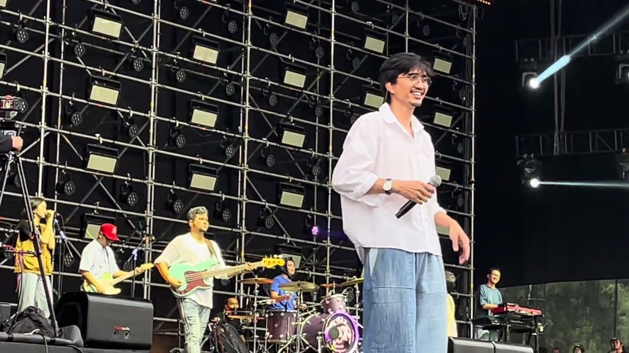 Sheila on 7 Perform di Pestapora 2025