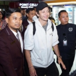 Valentino Rossi tiba di Jakarta. Foto: Dok. Pertamina Lubricants